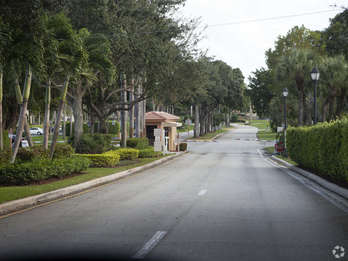Foto principal - Watersedge At Lake Delray Condo
