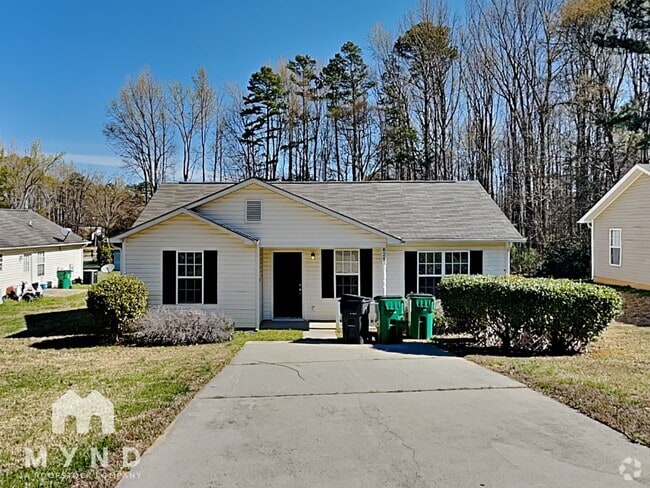 Building Photo - 829 Woodland Ln