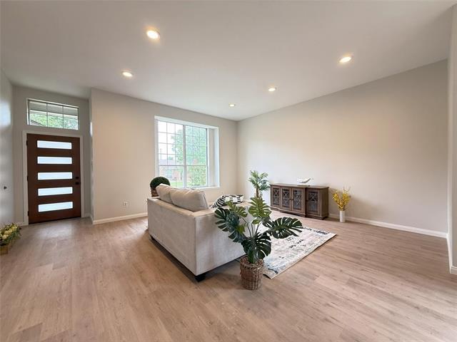 Foto del edificio - 8525 Clearcreek Cir