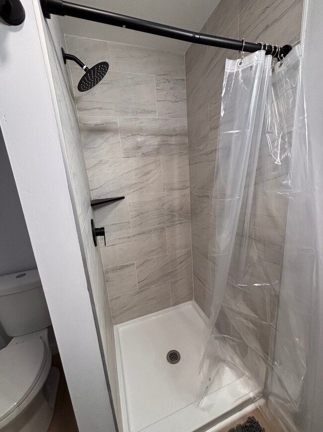 Building Photo - 114 Summit Ave