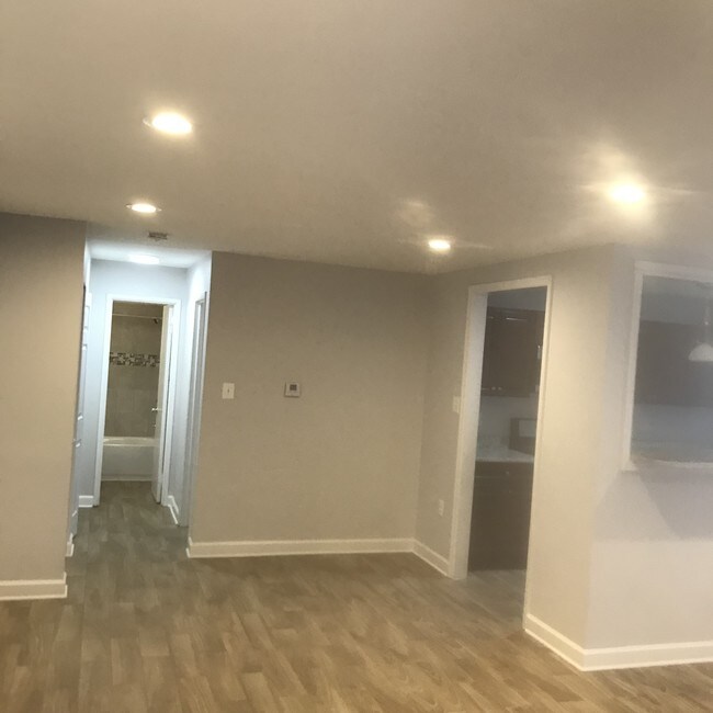 Foto del edificio - 11334 Cherry Hill Rd