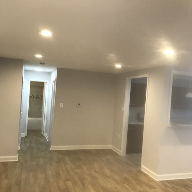 Building Photo - 11334 Cherry Hill Rd