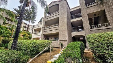 Building Photo - 1020 Vista Del Cerro Dr