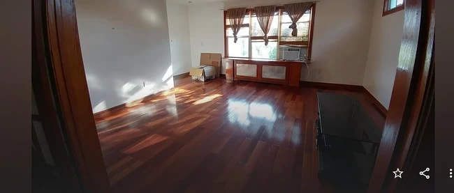 Foto del edificio - 6446 84th Pl