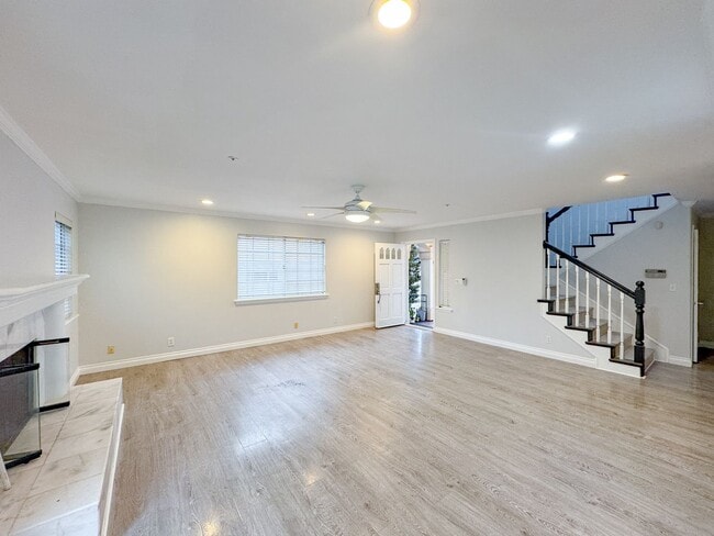 Building Photo - Spacious North Redondo Home with Beautiful Interior and Exterior Spaces