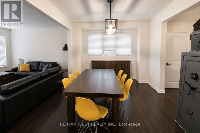 Building Photo - 296 Ruhl Dr