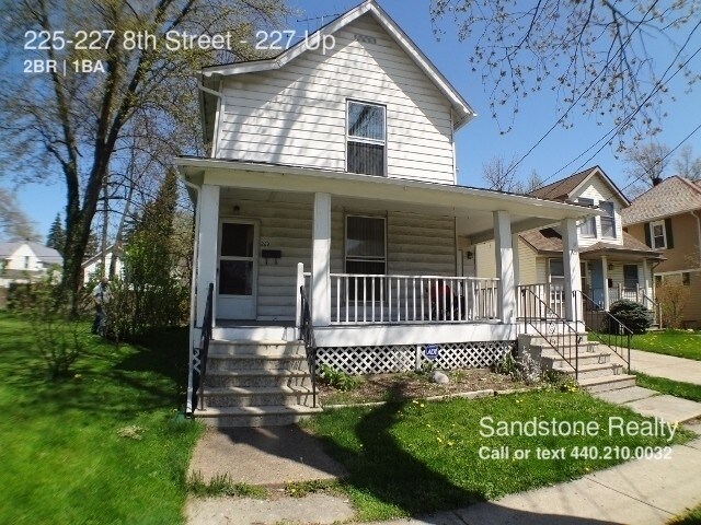 Primary Photo - 2 Bedroom Duplex-- Value price!