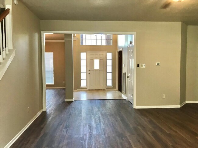 Foto del edificio - 835 Prairie Brook Ct