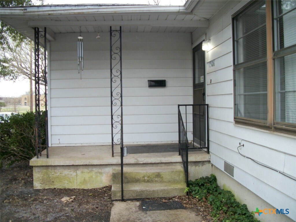 Foto del edificio - 1506 Terrace Dr