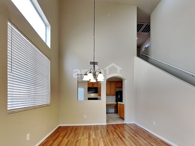 Building Photo - 909 Ortega Hill