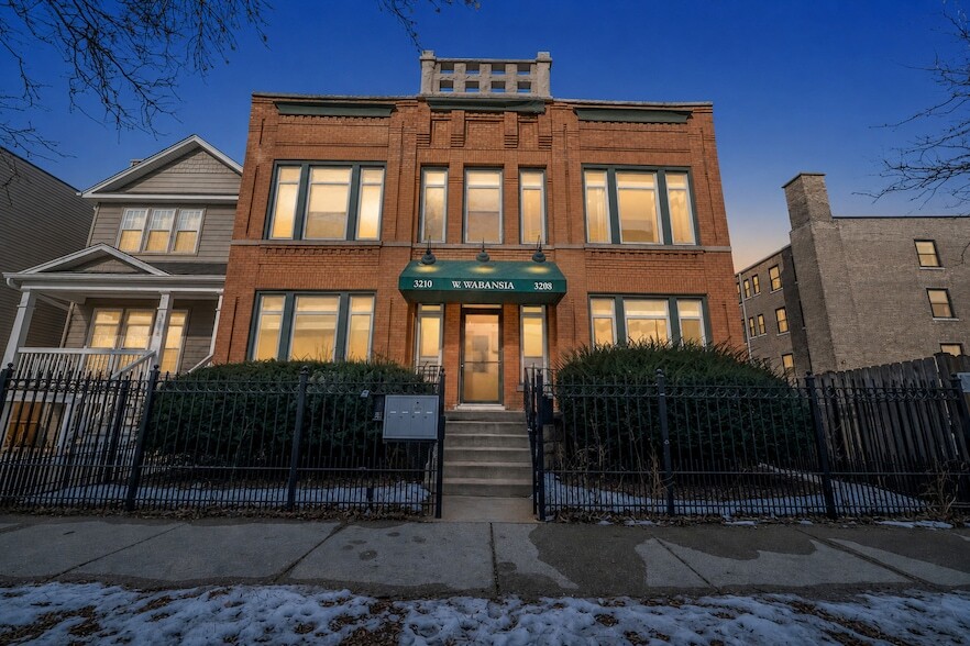 Photo - 3208 W Wabansia Avenue Unit 2E