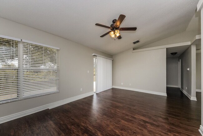 Building Photo - 15225 Margaux Dr