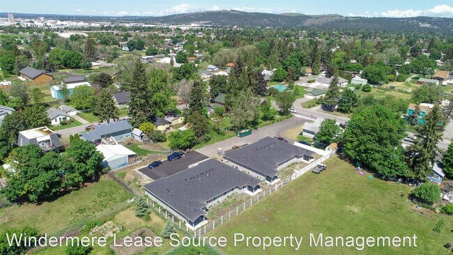 Foto del edificio - 3 br, 2 bath House - 710 N Jones Lane
