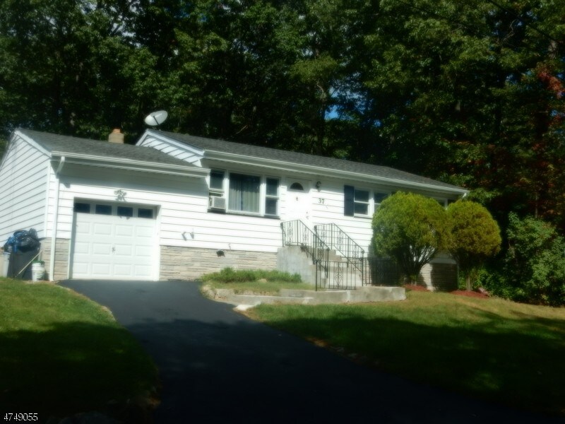 Primary Photo - 37 Conklin Ave