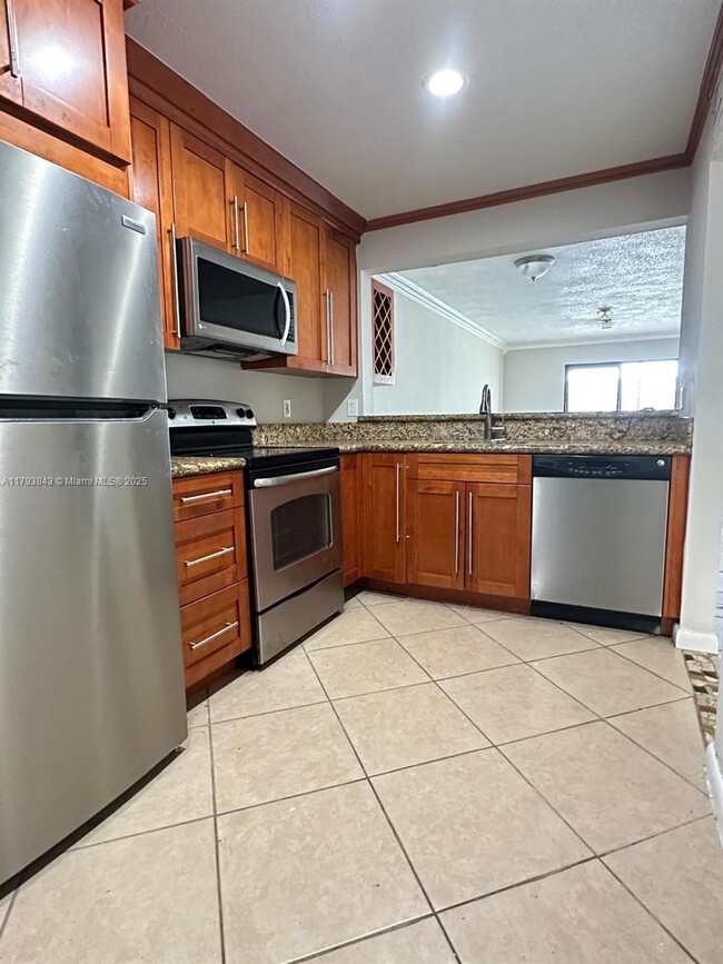 Foto del edificio - 851 NE 207th Terrace