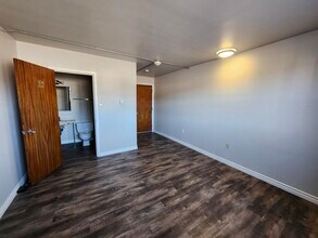 Building Photo - 609 Rothesay Ave