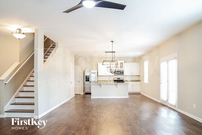 Building Photo - 104 Aviary Ln