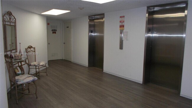 Building Photo - 1825 S Ocean Dr
