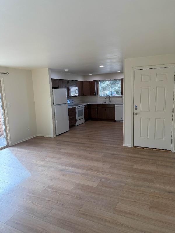 Foto del edificio - 5868 Newcombe Ct