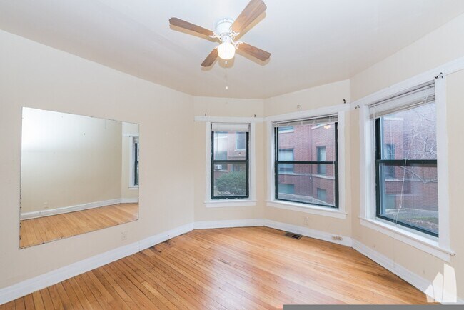 Foto del edificio - 843 W Cornelia Ave