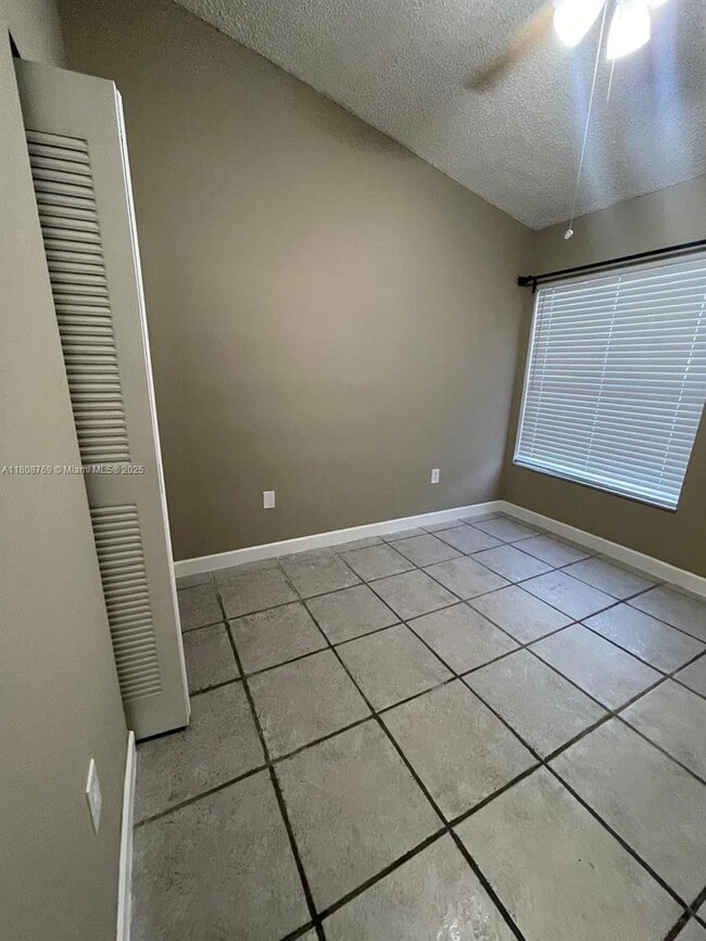 Building Photo - 2309 San Remo Cir