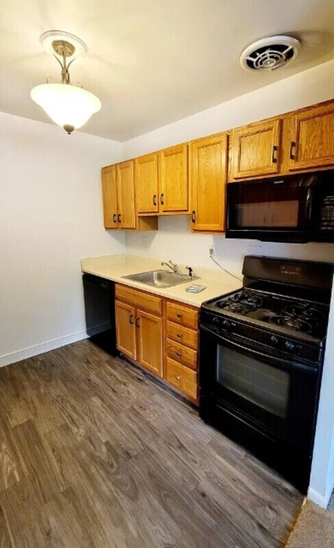 Foto del edificio - 802 Brook Hill Rd