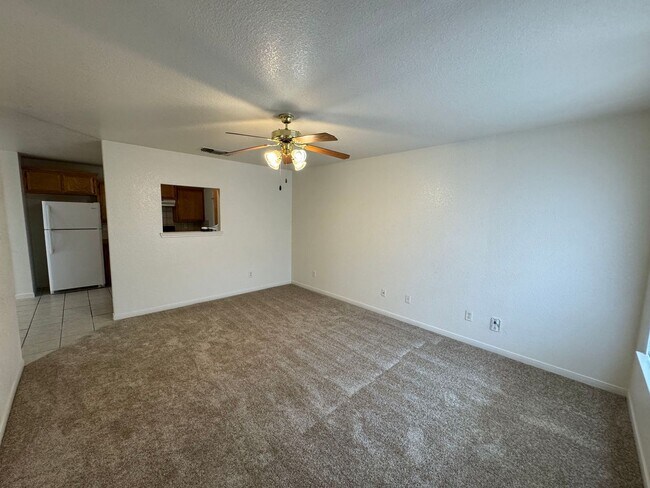 Foto del edificio - 311 Cedar Ridge Dr