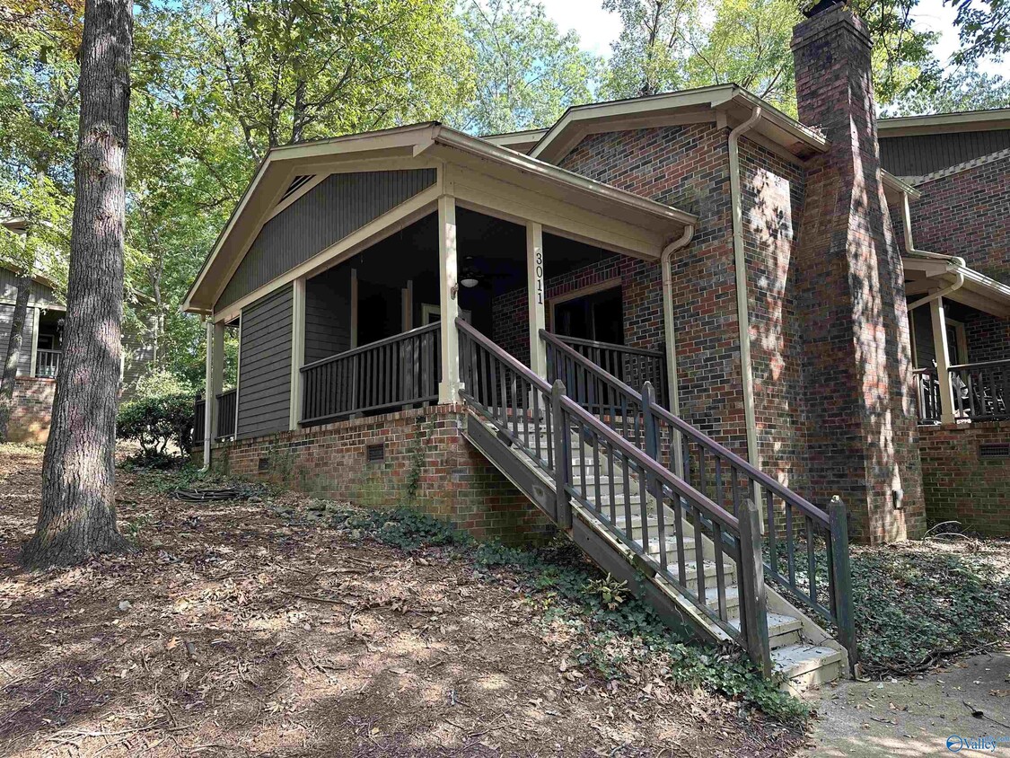 Primary Photo - 3011 Woodlawn Dr SW