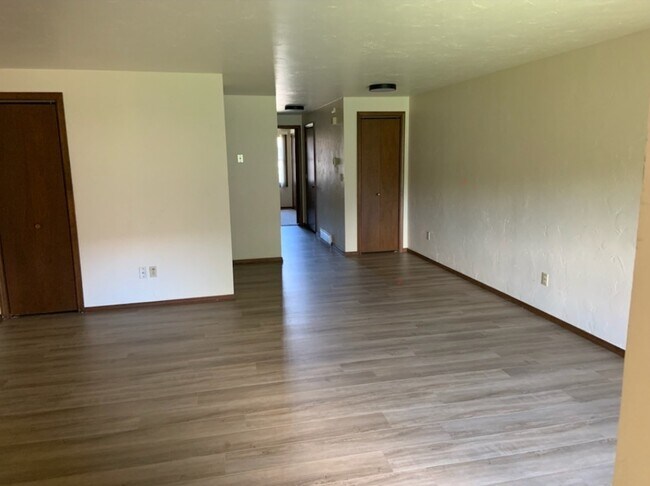 Living room - 1455 Seville Dr