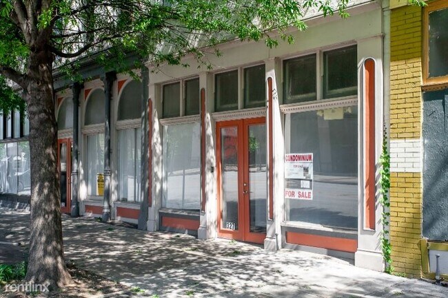 Foto del edificio - 325 E Market St