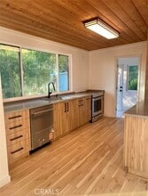 Building Photo - 9552 Ventura Way