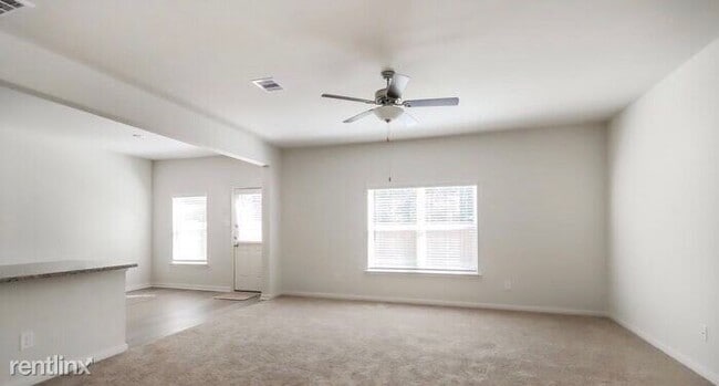 Building Photo - 4 br, 2 bath House - 25507 Greenwood Canyo...
