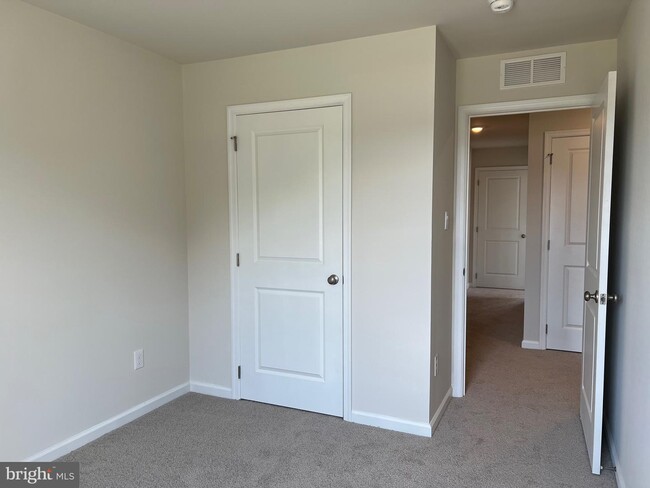 Building Photo - 82 Arlotta St