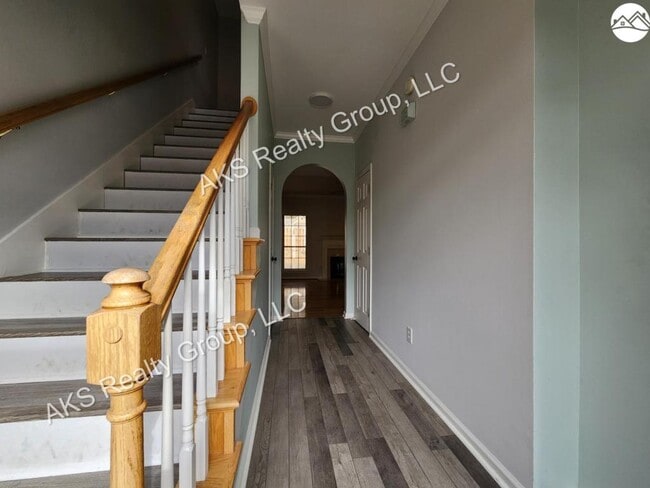 Building Photo - 617 Parkside Cir