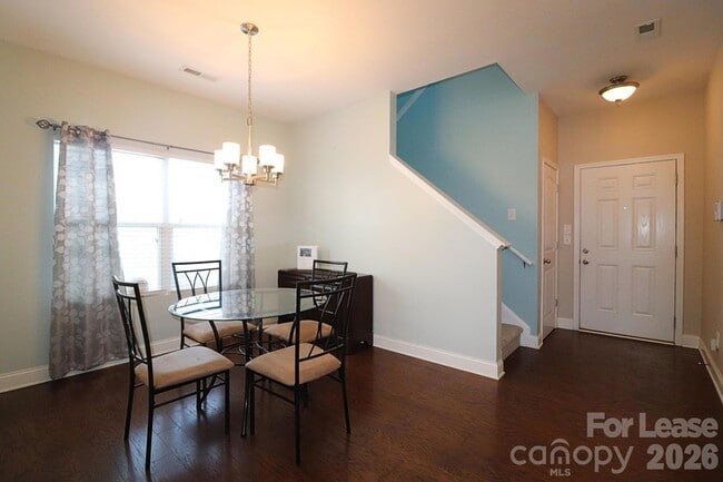 Building Photo - 2090 Shady Pond Dr