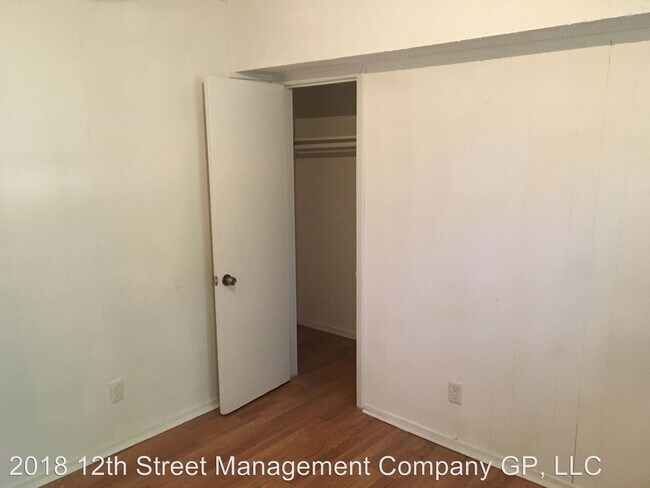 Foto del edificio - 3313 E 12th St