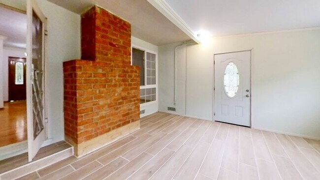 Building Photo - 20019 Enadia Way