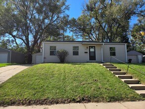 Building Photo - 1024 N 77th Ave