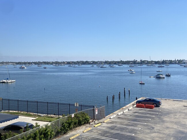 Foto del edificio - 4500 N Flagler Dr