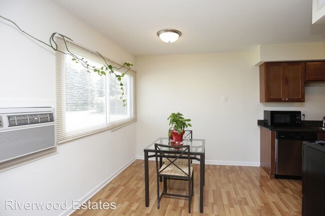 Foto del edificio - 6417 Willow Ln