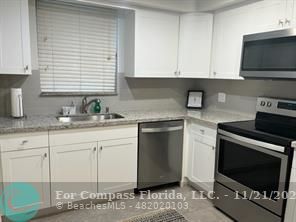 Foto del edificio - 100 NW 76th Ave