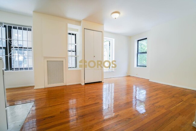 Building Photo - 174 Avenue B