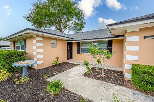 Building Photo - 1036 Manchester Cir