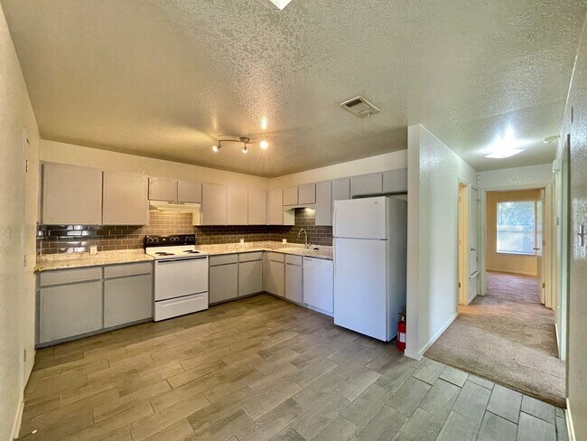 Building Photo - 2205 Indian Trail