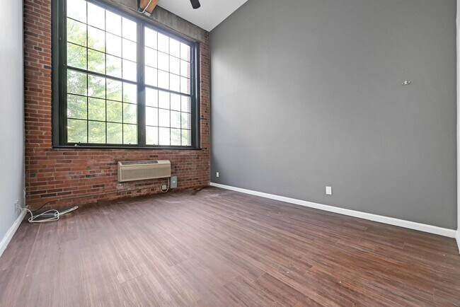 Foto del edificio - 384 Trenton Ave