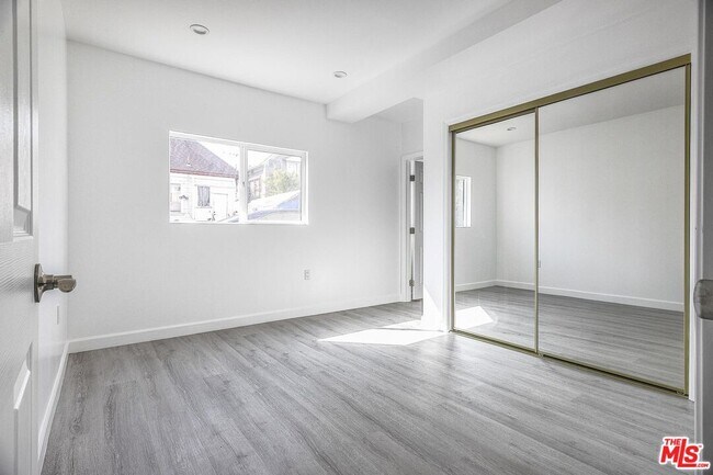 Foto del edificio - 1324 Toberman St