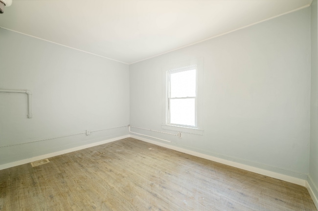 Building Photo - 42 E Cayuga St