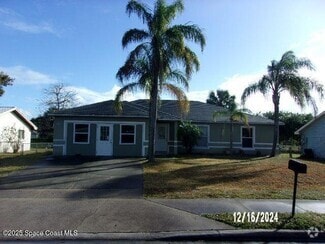 Building Photo - 1565 Emerson Dr SE