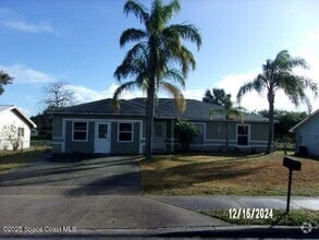 Building Photo - 1565 Emerson Dr SE