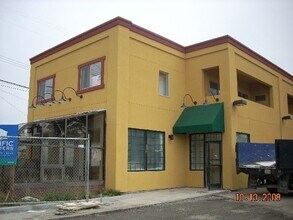 Building Photo - 1390 G St